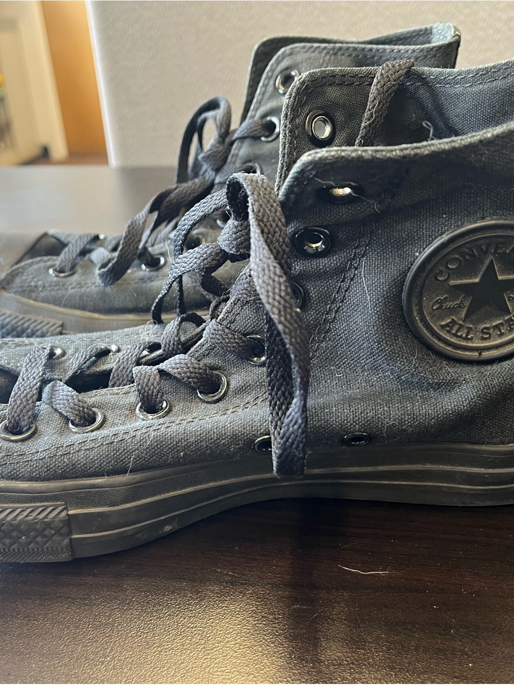 Converse black All Star High Top Sneakers - unisex- men’s 7 woman’s 9 EUC